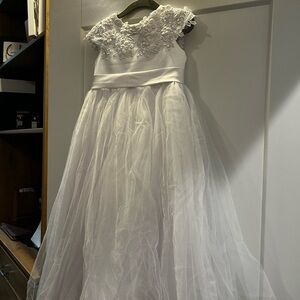 Elegant White Kids Dress - Perfect for Communion or a Flower Girl